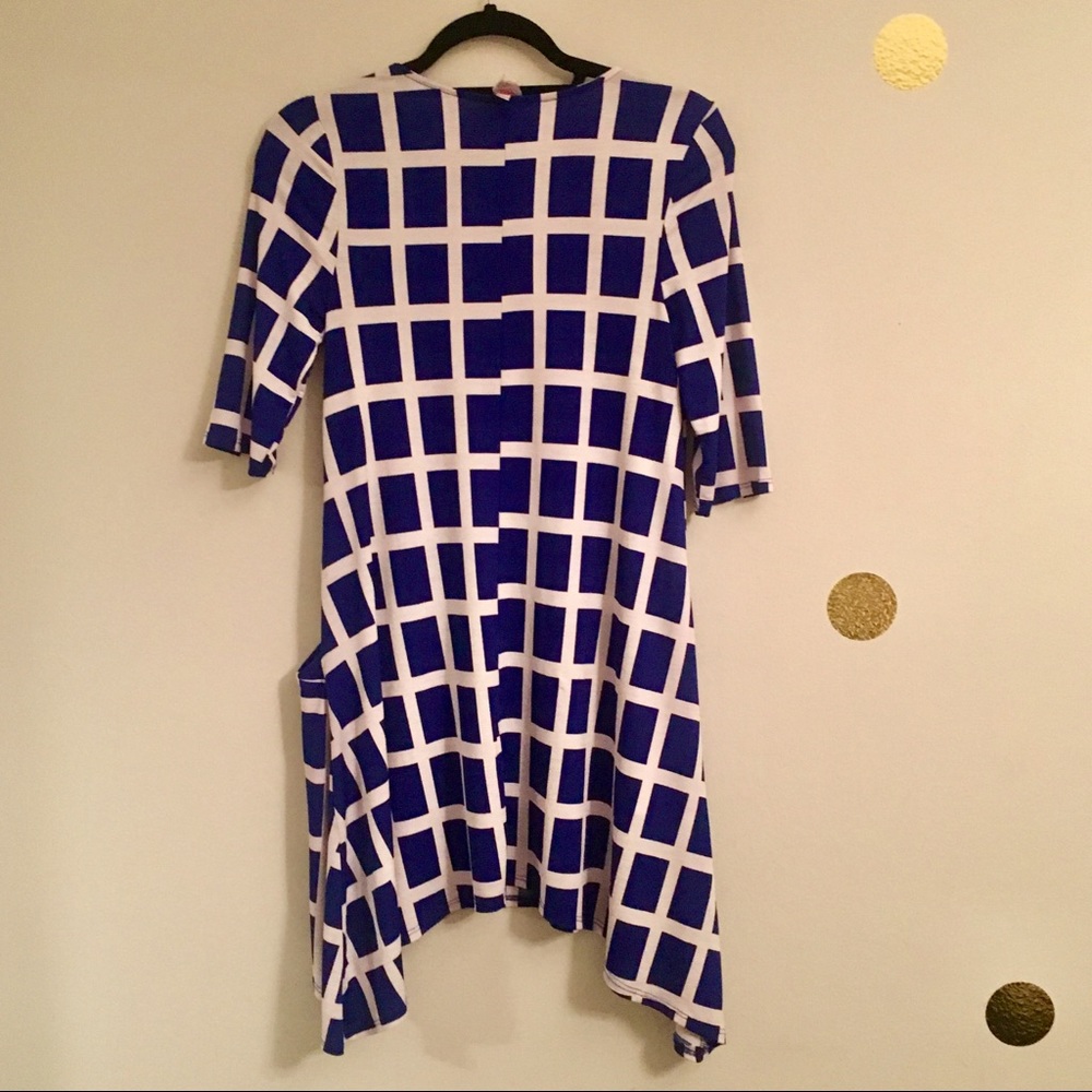 Window Pane Tunic - Picture 4 of 4